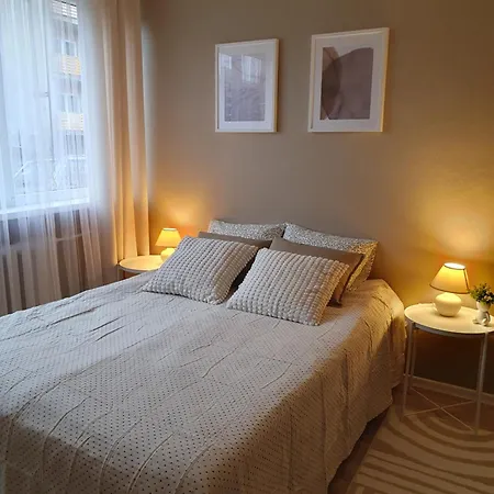 Airbnb *